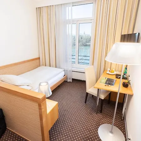 Hotel Park-hotel Am Rhein - Gesundheitshotel Und Residenzen 4*